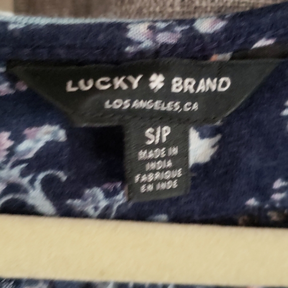 Top - Picture 4 of 5